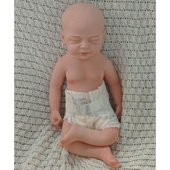 US 45cm Eyes Closed Sleeping Reborn Boy Baby Dolls 6.16lbs Full Silicone Dolls - Picture 3 of 10